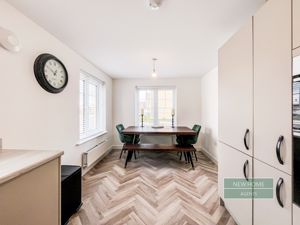 Photo 25- click for photo gallery